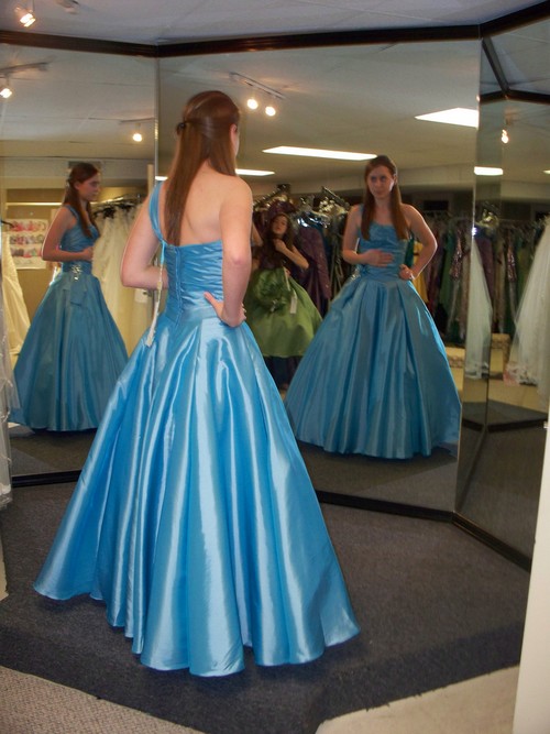 evening gowns and prom dresses